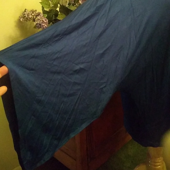 PLUS Women's top - Picture 4 of 5